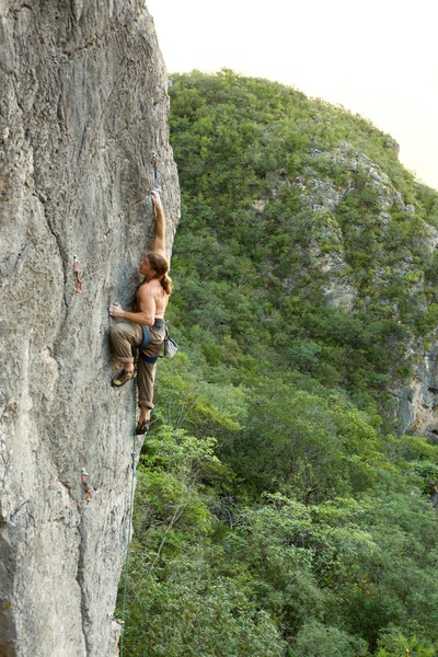 Sean Hible on the Magician's Nephew (5.12a)