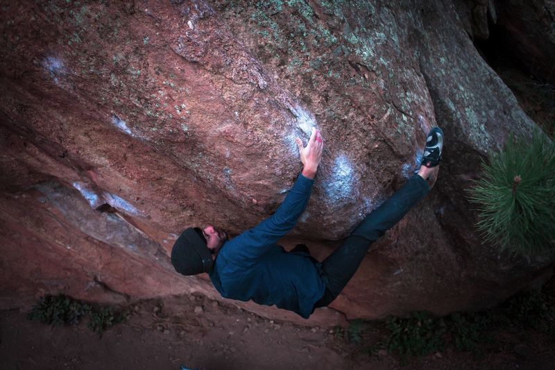 Just bumped the right hand after getting the high right heel hook.