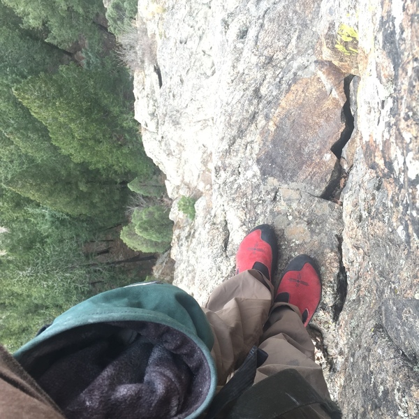 Half way up the second pitch, freesolo.