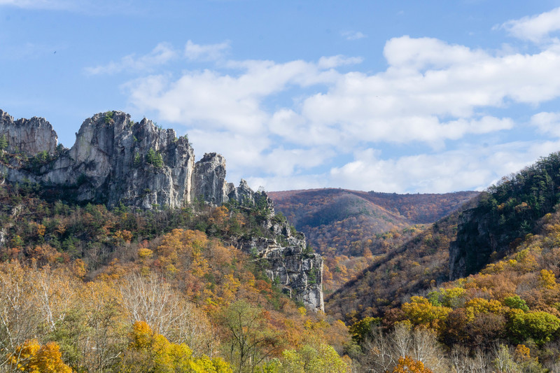 Seneca Rocks profile on a sunny fall day.
<br>
<br>
by Dalton Johnson
<br>
www.daltonjohnsonmedia.com