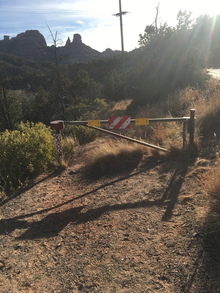 The gate for the Casner Canyon trailhead.