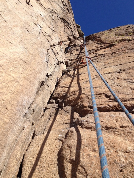 A close view of the crack.
