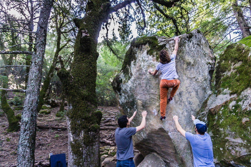 Brandon Savin soon to repoint Sharma's Arete V9.
<br>
<br>
Photo by Dalton Johnson
<br>
www.daltonjohnsonmedia.com
<br>
@seek_shangri_la