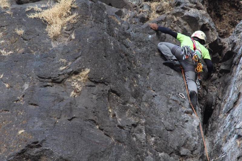 Shifting to face climb from crack system on Pitch-2