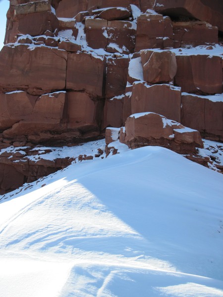 Snow was pretty deep up there on some days when I was rigging the thing. Like M3 to get to the shelf!