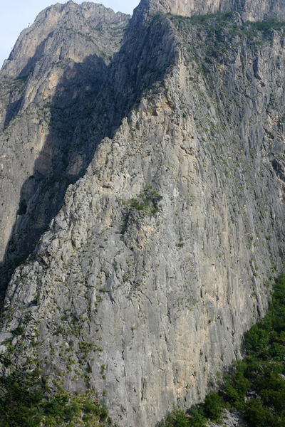Mota Wall from the summit of the Spires - 7 climbers on the wall!