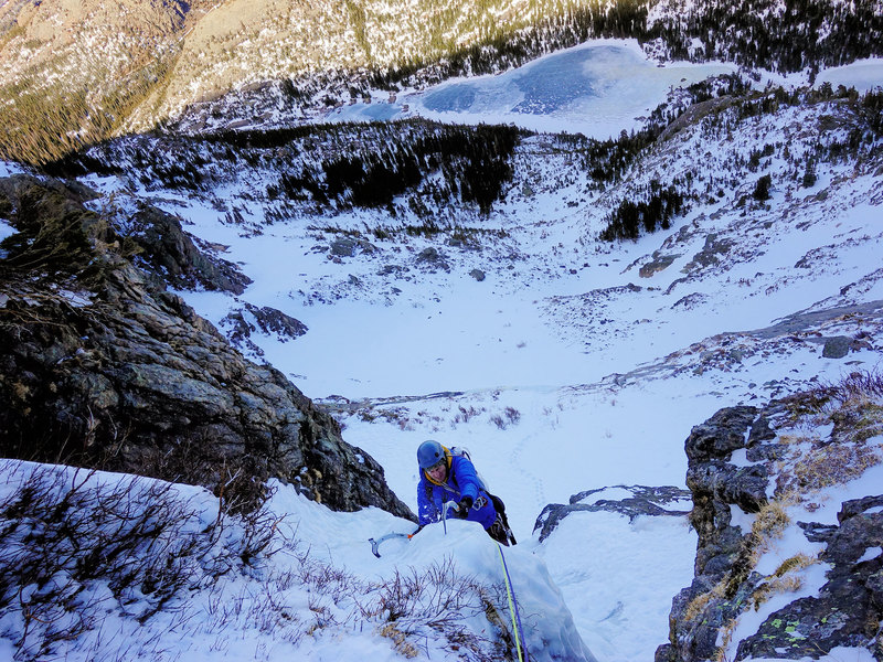 Rysiek Ligas finishing the top pitch of All Mixed Up high above Mills Lake, March, 2018.