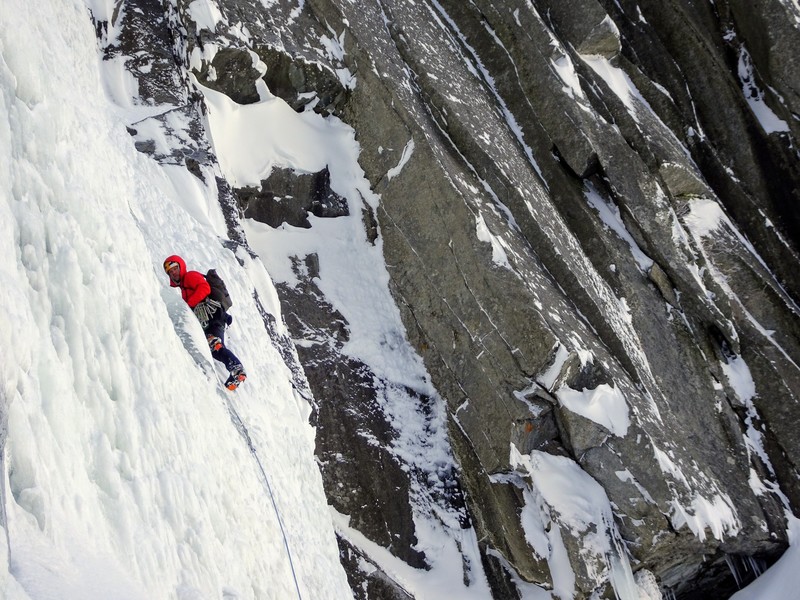 JKauffman leading the crux pitch