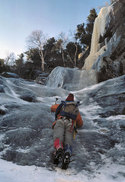 Rainsford Rouner on the first pitch of the 'Dropline' on the FA in Feb 1976