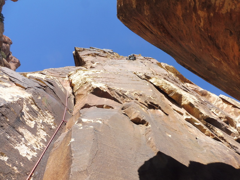 Simon Richardson leading Pitch 2, which starts with an excellent 5.7 layback.