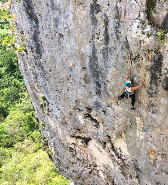 Cara in the crux of Que Siga La Rumba. Rated 10a in the guidebook but no harder than 5.9, a super classic!