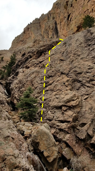 The slab-before-the-slab. We scrambled around to the left, but it would probably be best to head up this slab about where the line is, aiming for the wall above. It looks to be a long pitch of 5.5.