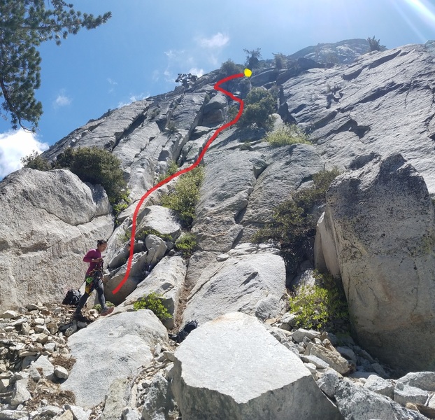 Start of the route. It was difficult to locate. We did not find the "Angel Wings" described by others. With a 70m rope you can anchor at that upper tree (large cropped pine with large nest; 69M).