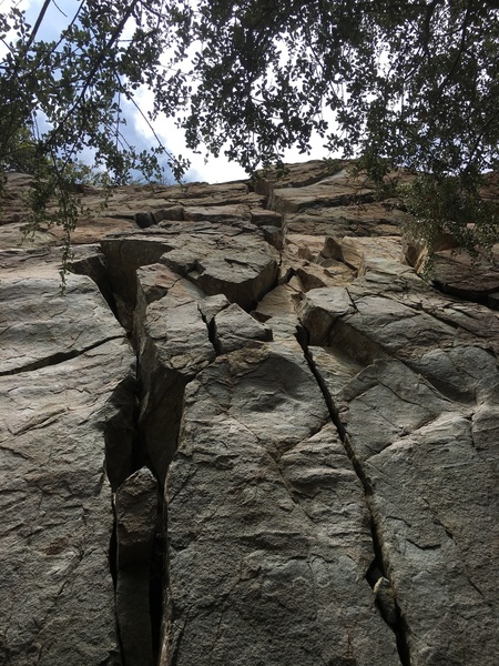 Lots of looses rocks