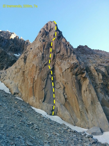 El tremendo, route on the first spike on the right of the Brujo amphitheatre