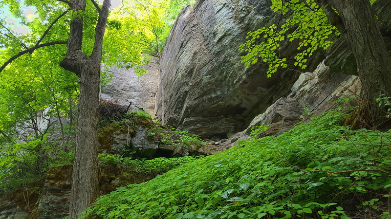 The Haven Wall is the best spot for beginners so far developed in Thacher. Here we are looking up at Pow Wow, and there are several other corners in this section.