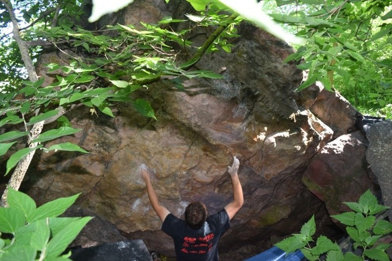 Jacob Wormer powering to ledge on Toupee Parade.