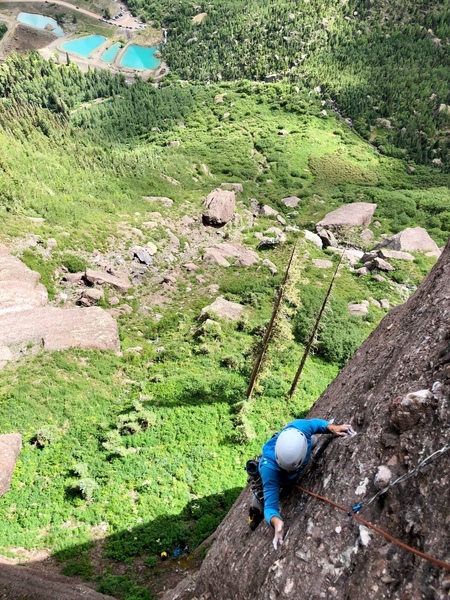 Approaching the top of P2 on Hicotomus Hikodemus.