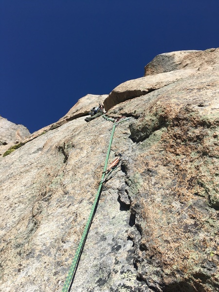 Tony leading the crux pitch linked with the crux pitch of Sidewinder.