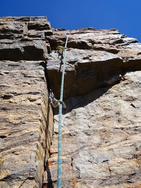 The 5.8+ thin crack variation for the final pitch. Be careful about the block in the photo - it vibrates.