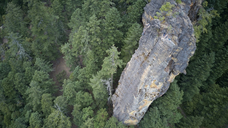 Looking down at the Forbidden Comb with climbers at the summit of Taste of Honey and Honey Pot