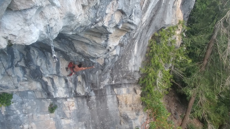 Moving into the first crux. Photo courtesy of @theislandrockwarrior