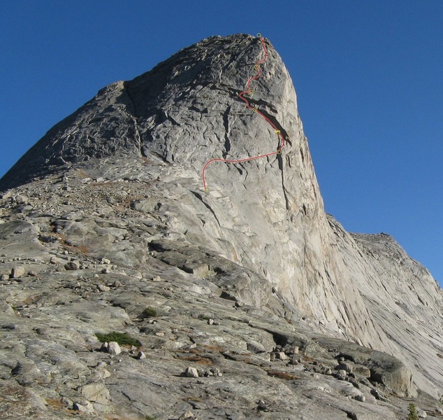 Overview of the upper part of the route on the NW Face.