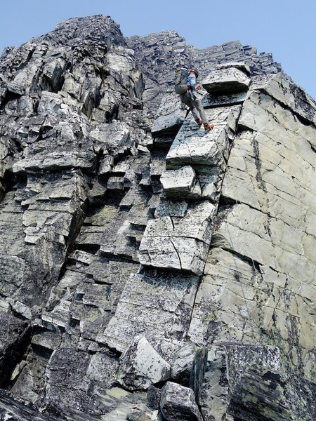 Rappelling a steeper section on the SW Ridge.