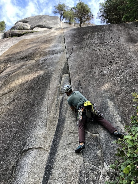 Start of Jabberwocky. 5'7" beta alert: Start right, get a super high pinky down lock, get your feet somewhere, and go for the flat jug.