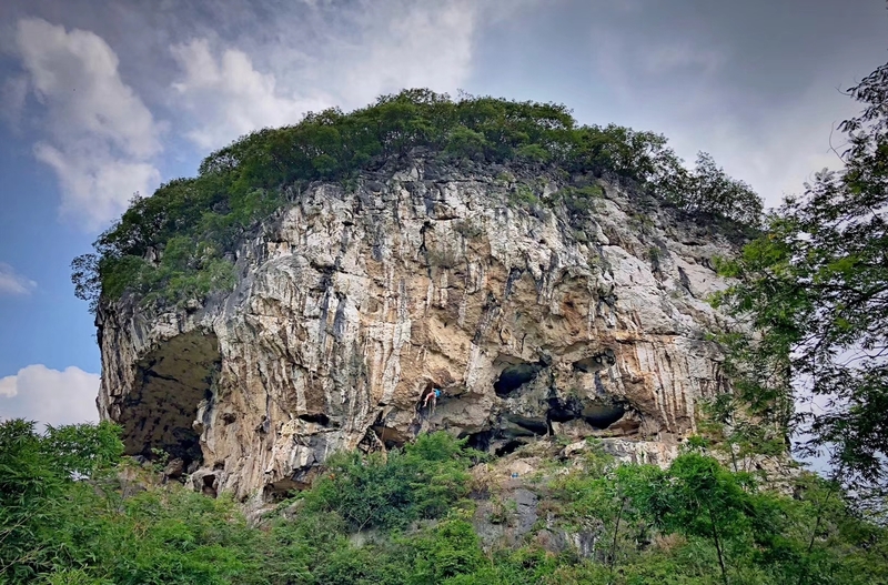 Guilin City Crag (The Mushroom) - over 30 routes - grades from 5.8-5.13D