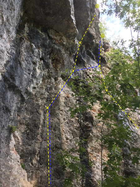 Flight from Mordor on the left and the top two bolts of Troll Teeth on the right. The variation Flight from Trolls (5.10a) is shown in blue.