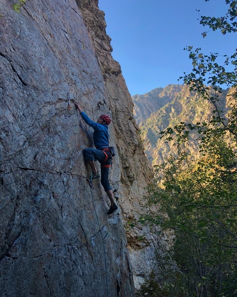 Getting through the crux with bomber 000 and 00 c3's at the feet.