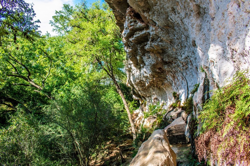 The Sex Canyon crashes like a wave over trail down to the river. 90% of the lines in the Canyon are at least 4 start quality. Great crag