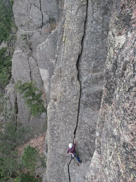 Hollow Man from Handcrackarete. The belay is not far above the top of the photo.