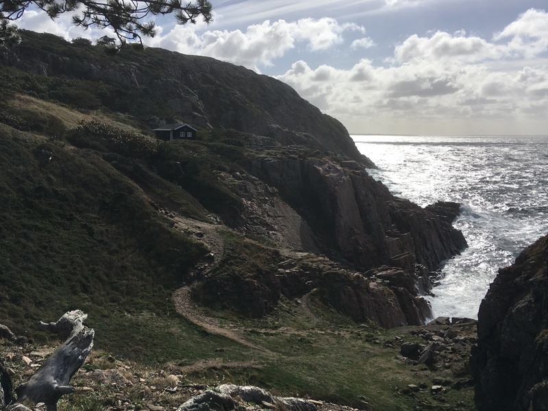 View from trail of The Plates (center). Åkersberget is to the right (west).