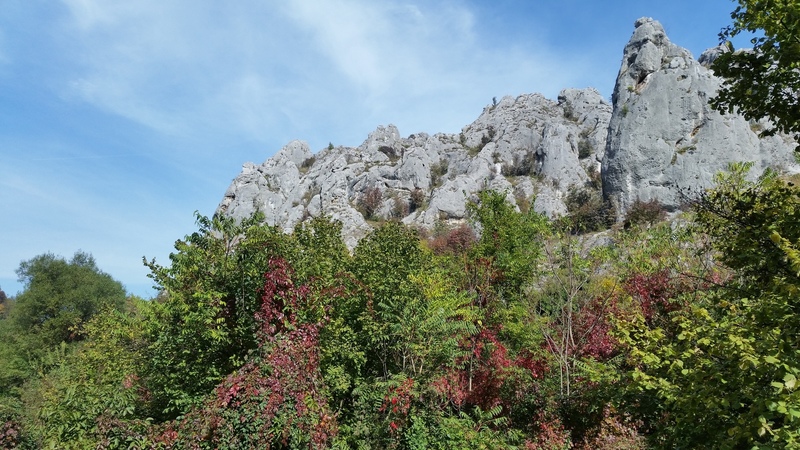 Glava Secera (the triangular formation on the right) and other formations at Jelasnica Gorge.