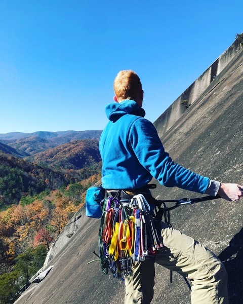 Belay stance on top of p1 with a nice view of the arch.