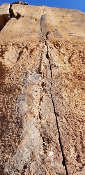 Looking up Mars Crack. It's a beauty splitter.