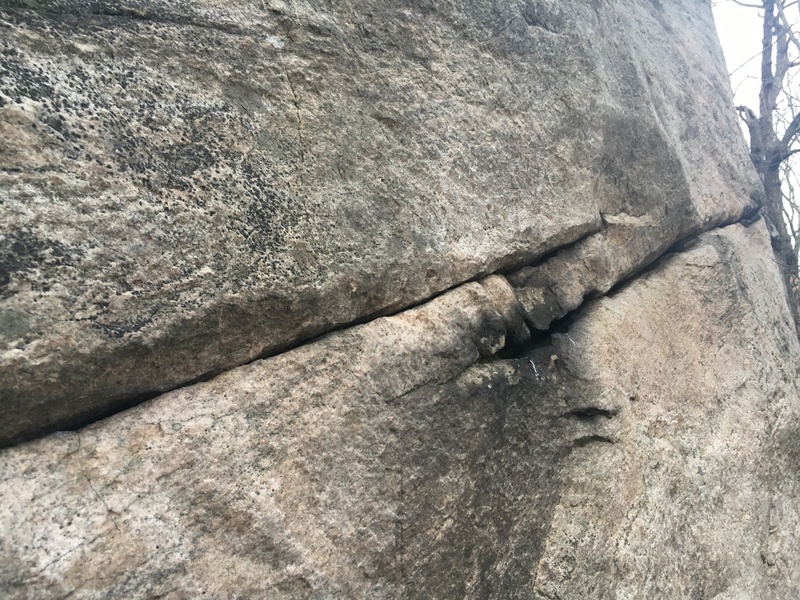 Horizontal crack and surface texture detail