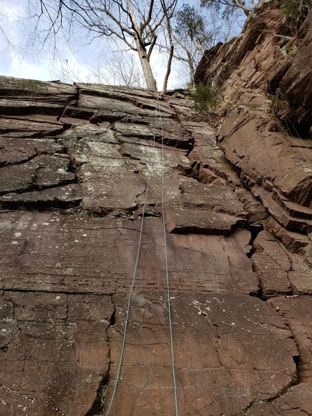 Nice day for winter climbing. When the sun is on the rocks, it's very comfortable here.