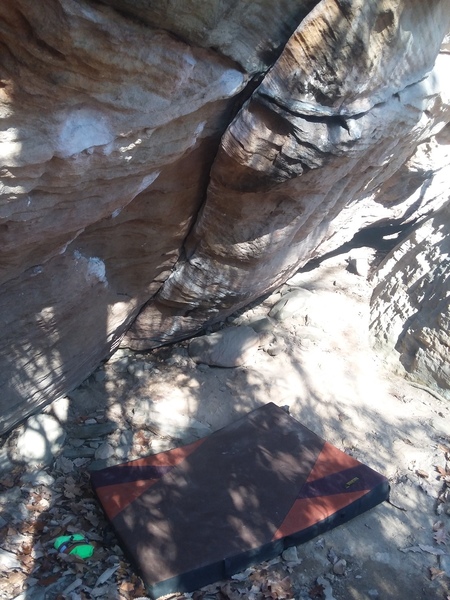 Nice overhung layback crack
