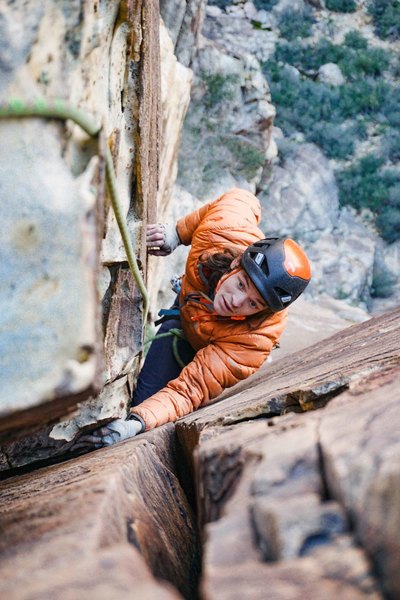 Andy McQuillen hand jamming his way up the third pitch.