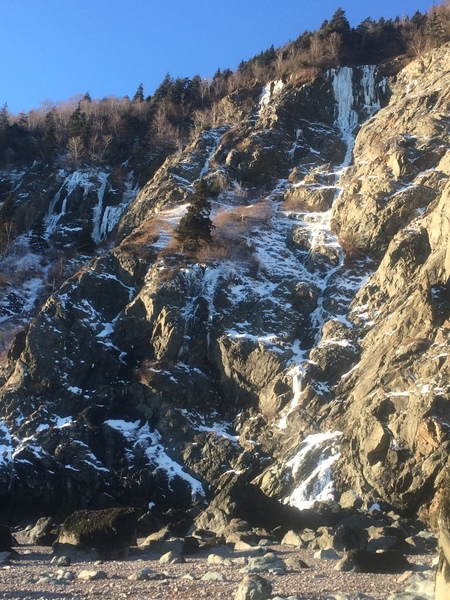 Early season conditions in the High and Wild area. Living in the Spirit Of is the proud line on the right.