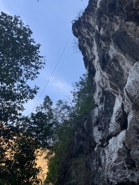 The rappel rope should give you some idea of just how overhanging the route is.