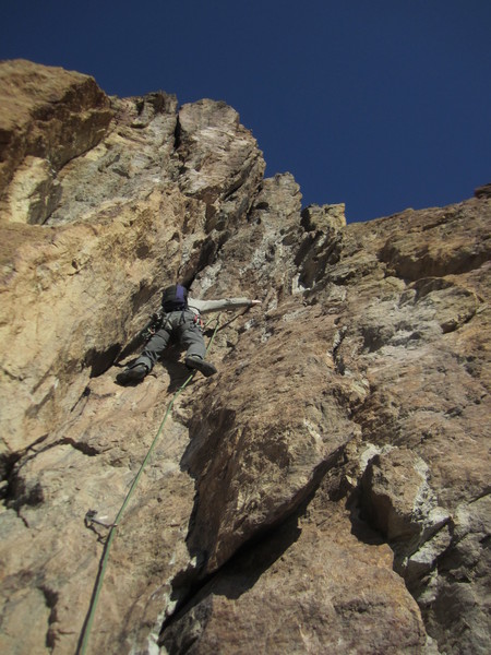 A true Chosstafarian, Mai Hymen fires up the Dreadrocks Dihedral on the FA.