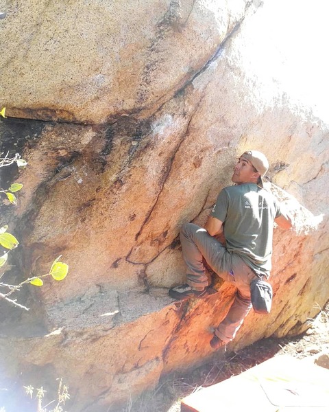 Sit start on the King Pin Boulder- Jed Andersen