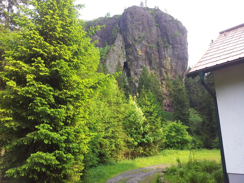 The pride of Thüringen, the "Falkenstein" with its 70m high north-west face. The cabin on the right is the local mountain rescue station.