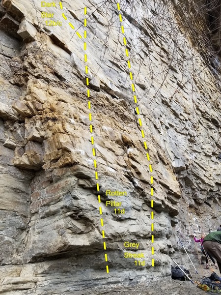 Base of Rotten Pillar and Grey Streak. Obvious pillar bulge on the near side of Lizard Wall.