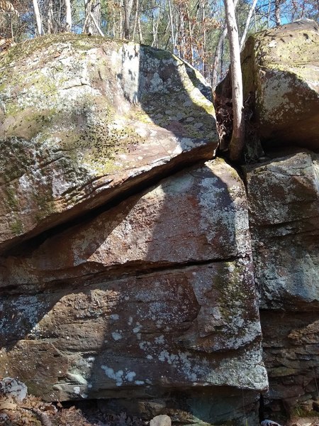 Problem starts on lower crack.