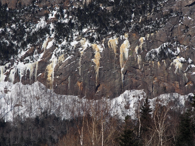 Telephoto shot of all the flows on Huntington (Feb 2019 ) Has the middle flow (above the "hole" ) been climbed?